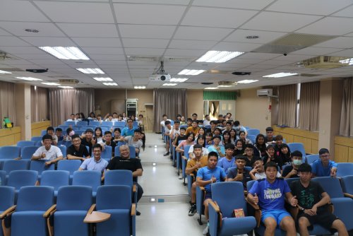 109學年度系上演講活動-活化你的專業